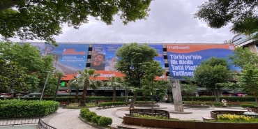 "Derken Rezervasyon!" ile Kristal Elma’ya Uzanan Başarı Hikâyesi